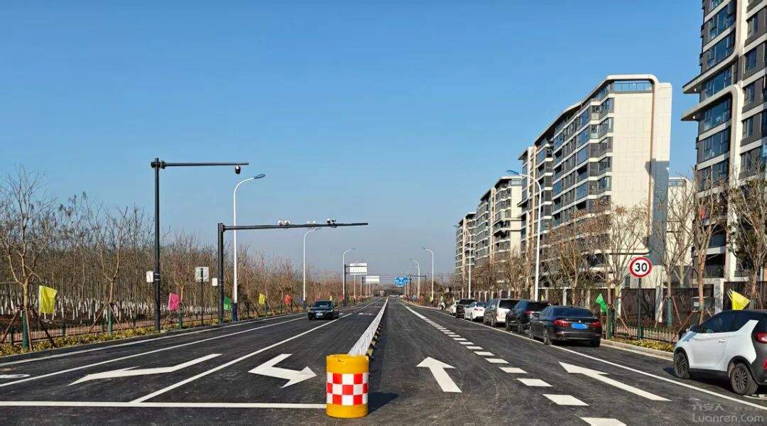 �������磬��������·��ǰ45��ͨ����