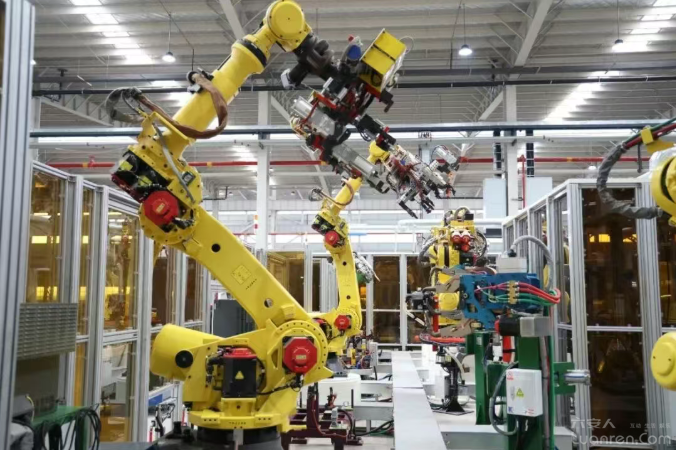 �����������������������չǿ��