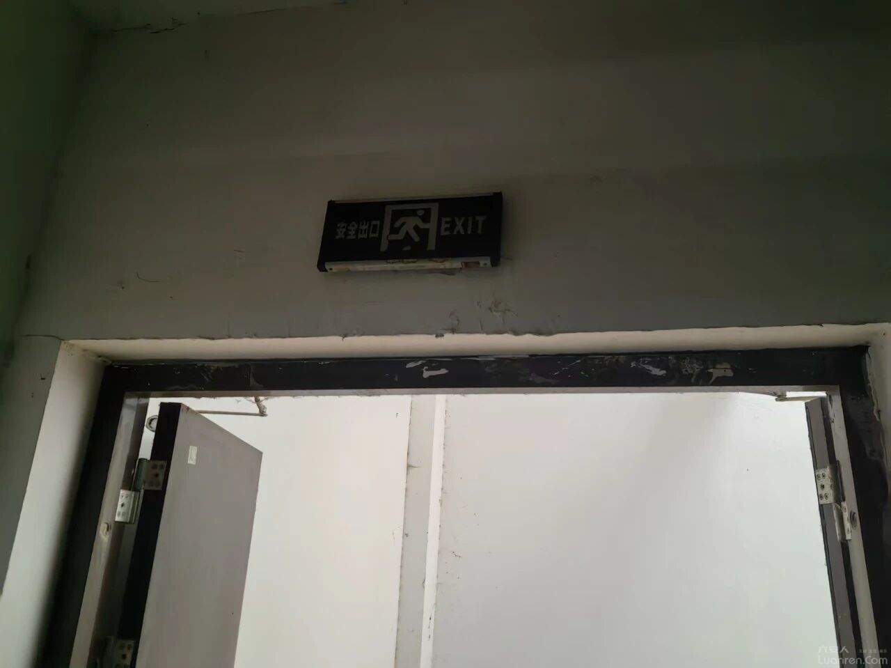 ������ЩС������λ�����������������ġ���